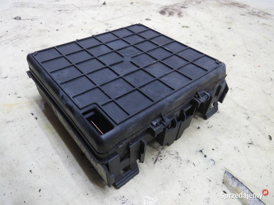 SKRZYNKA BEZPIECZNIK FORD FIESTA MK8 10 ECOBOOST
