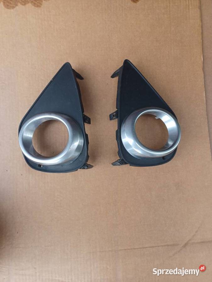 KRATKA ZDERZAKA HALOGENU Toyota Yaris III