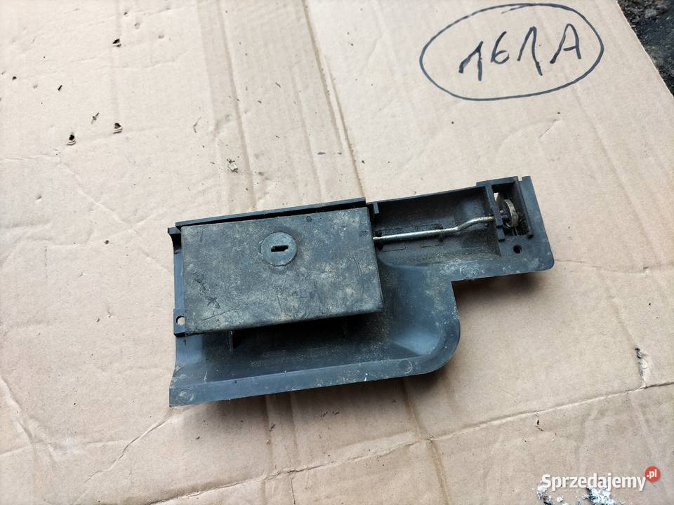 AUDI 80 B3 80B3 ZAMEK SCHOWKA 893857131G Pozostałe Kamień-Kolonia