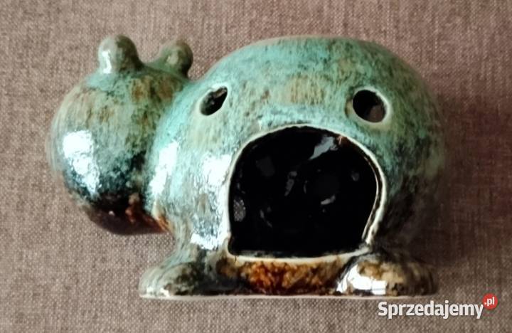 Stary radosny ceramiczny kominek zapachowy