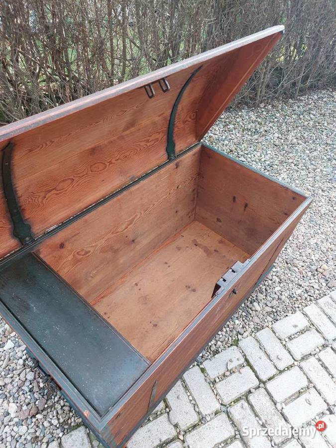 Ogromny kufer drewniany z 1818 r Miłków