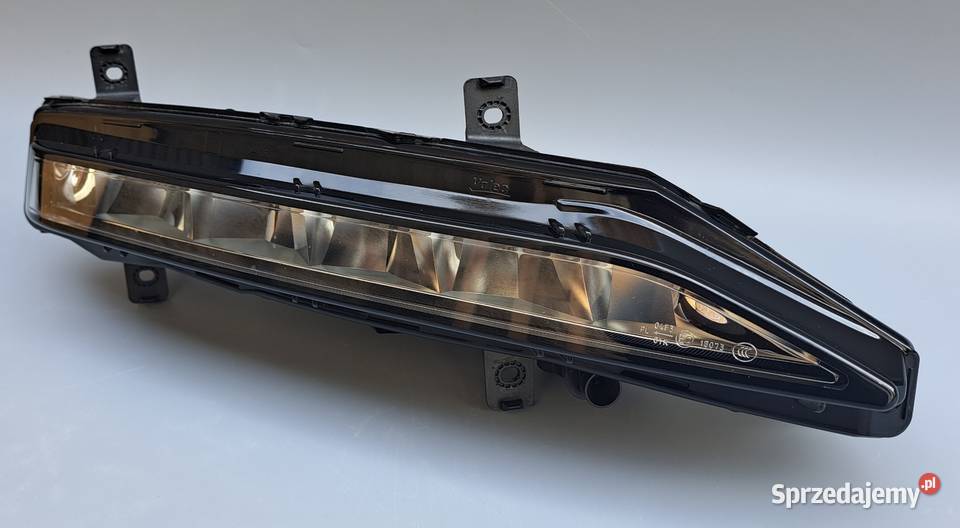 Lampa LED Prawa DRL koda Superb III Lift Valeo dolnośląskie Mielęcin