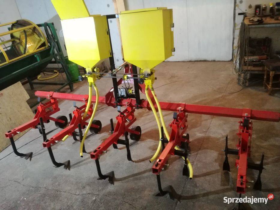 Dozownik Nawozu Aplikator Podsiewacz Sadzarka Piątek