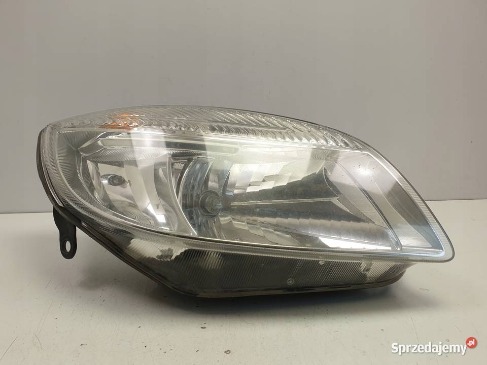 Skoda Praktik PRZEDNIA LAMPA PRAWA prawy przód osobowe Janów