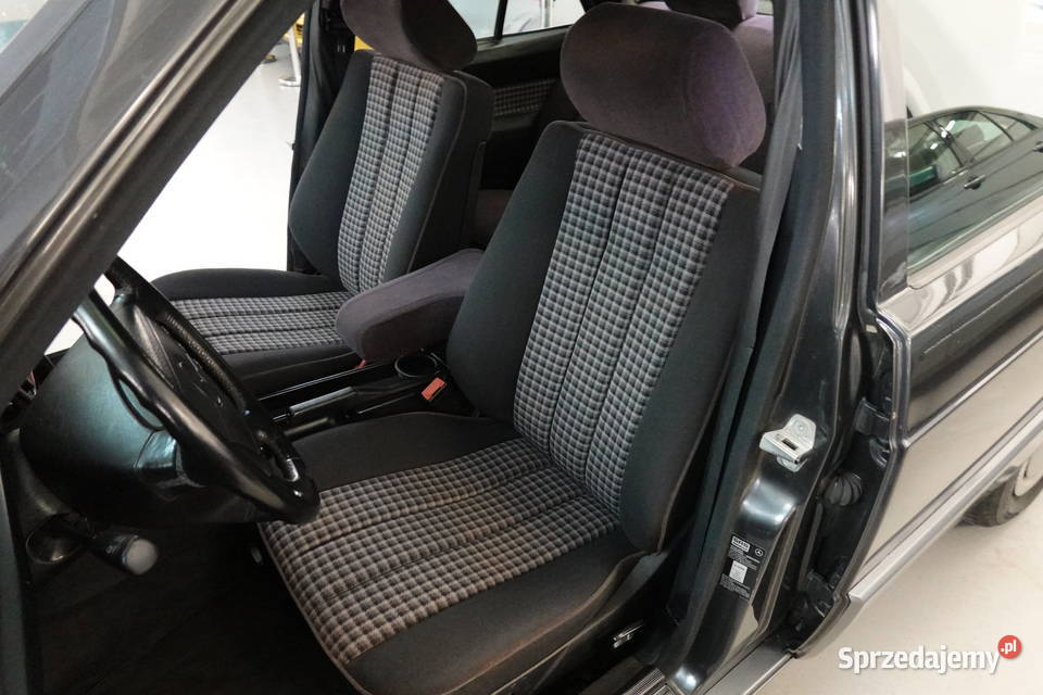 Mercedes 190E W201 18 1993 wyjątkowy egzemplarz Rok produkcji 1993 Motoryzacja Zgierz