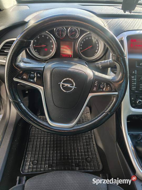 Opel Astra J Sports Tourer Kombi 14 Turbo 140 Oława