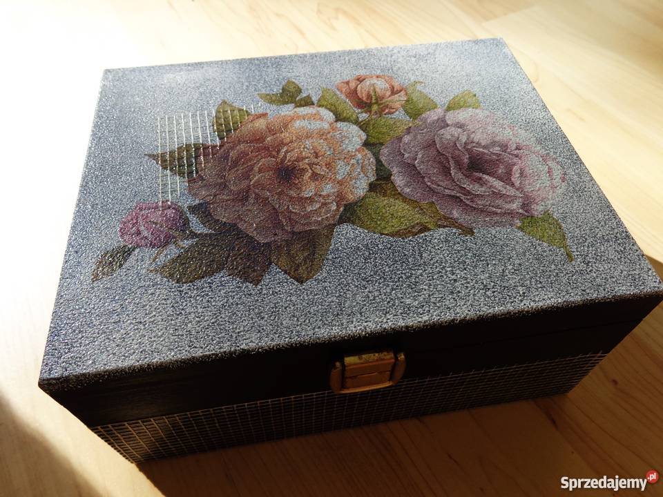 Drewniana ozdobna RÓŻE skrzyneczka na skarby mazowieckie Warszawa