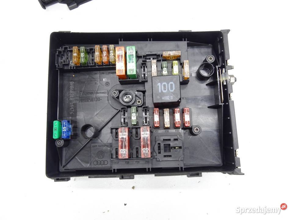 SKRZYNKA BEZPIECZNIKÓW 1K0937125D A3 8P LEON II