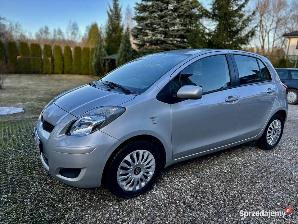Toyota Yaris 13 VVTI 6 biegów 100 Konstancin-Jeziorna sprzedam