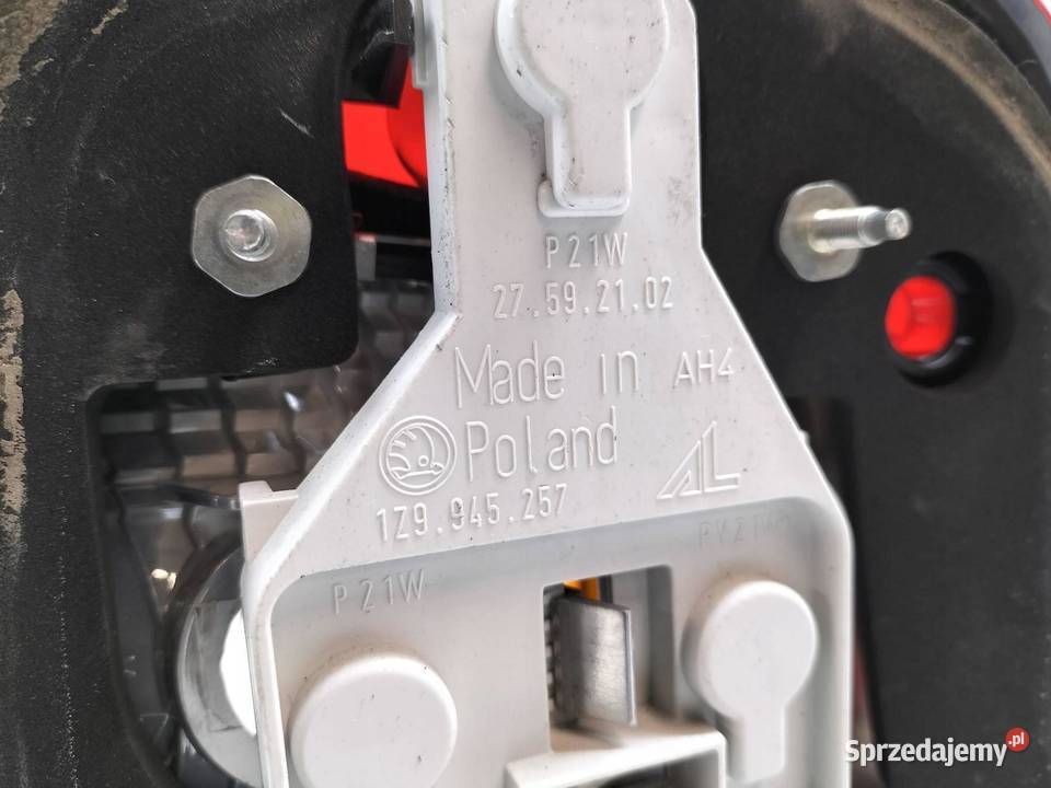 LAMPA TYŁ LEWA KOMBI LIFT 1Z9945095A Skoda Części samochodowe