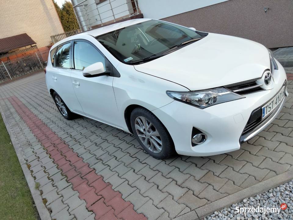 Toyota Auris niski przebieg nieuszkodzony Starachowice