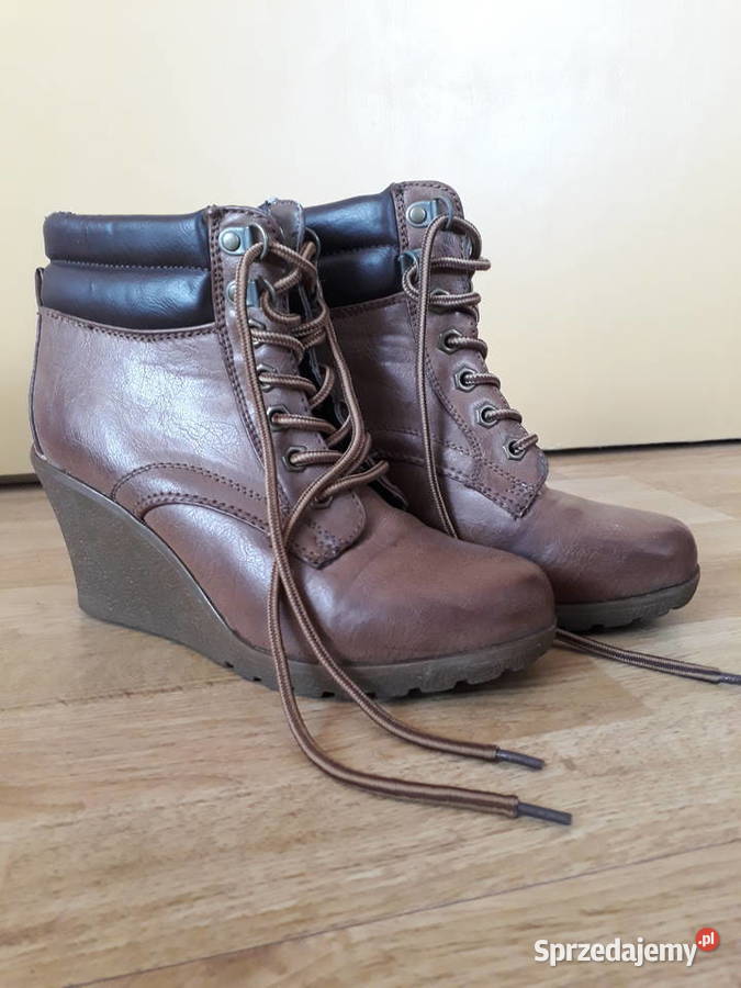 Półbuty damskie na koturnie Sokółka