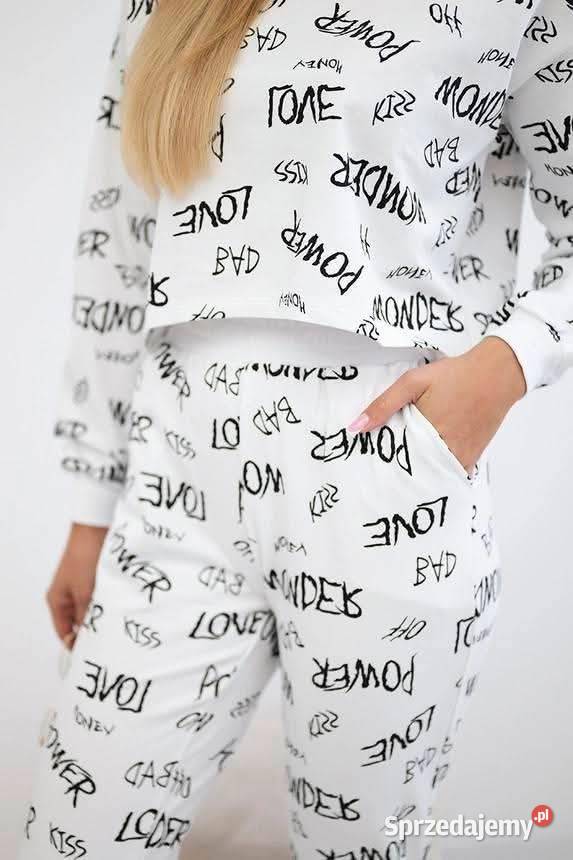 Komplet z napisami Rozmiar uniwersalny sprzedam