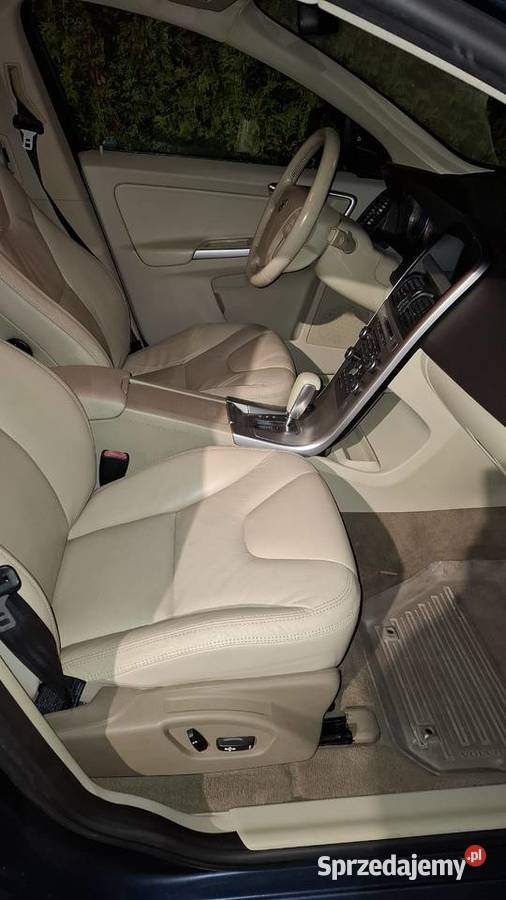 Volvo XC60 30T6 blispanorama2xPDC Gniezno