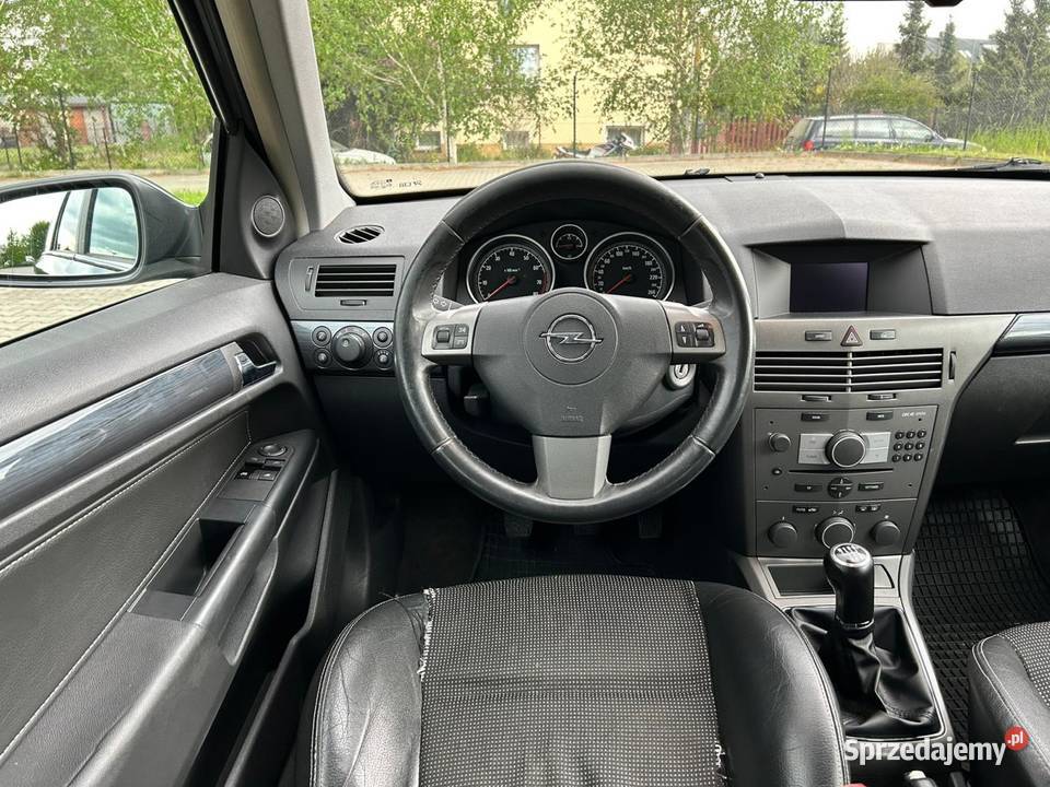 Opel Astra H 20 Turbo 2004r Klimatyzacja manualna