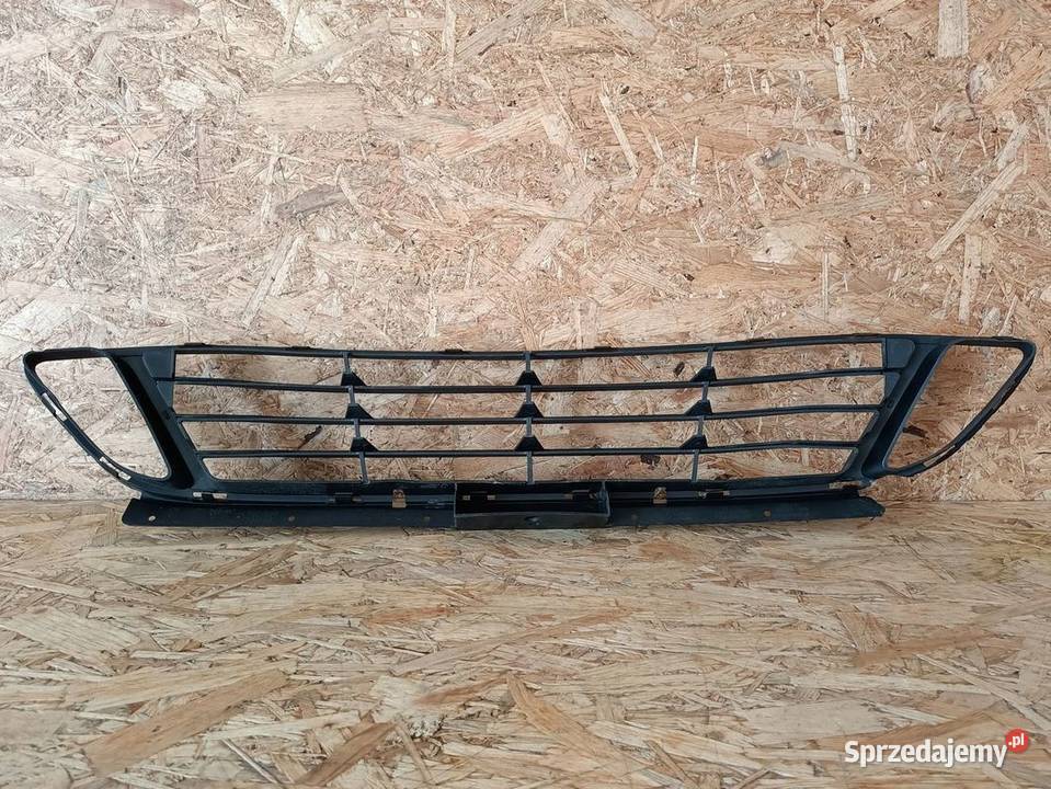 BMW F25 ACTIVE TOURER KRATKA ŚRODKOWA ZDERZAKA Pleszew