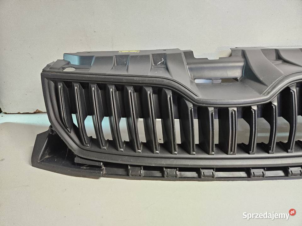 SKODA FABIA III 3 6V0 GRILL ATRAPA ZDERZAKA osobowe wielkopolskie Międzychód