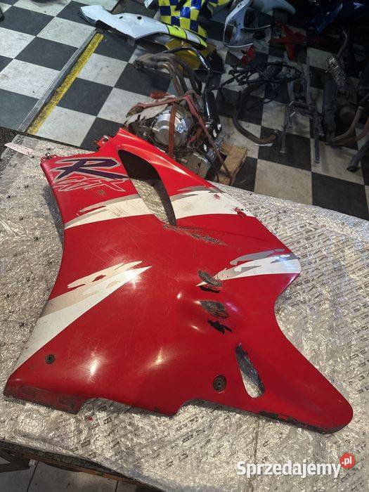 Suzuki GsxR 750 Gsxr Bok Przednia Lewa Owiewka Poznań