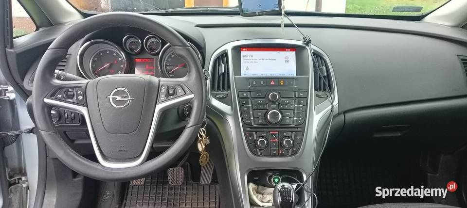 Opel Astra 14 Sedan 1cm3 Żelazna Rządowa