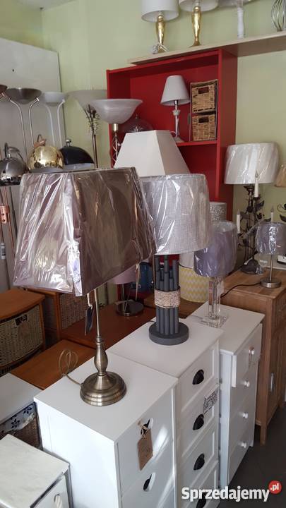 Lampy stołowe sufitowe kinkiety plafony abażury