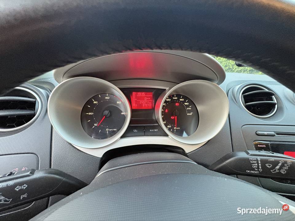 Seat Ibiza 4 16 tdi 105 nieuszkodzony Busko-Zdrój