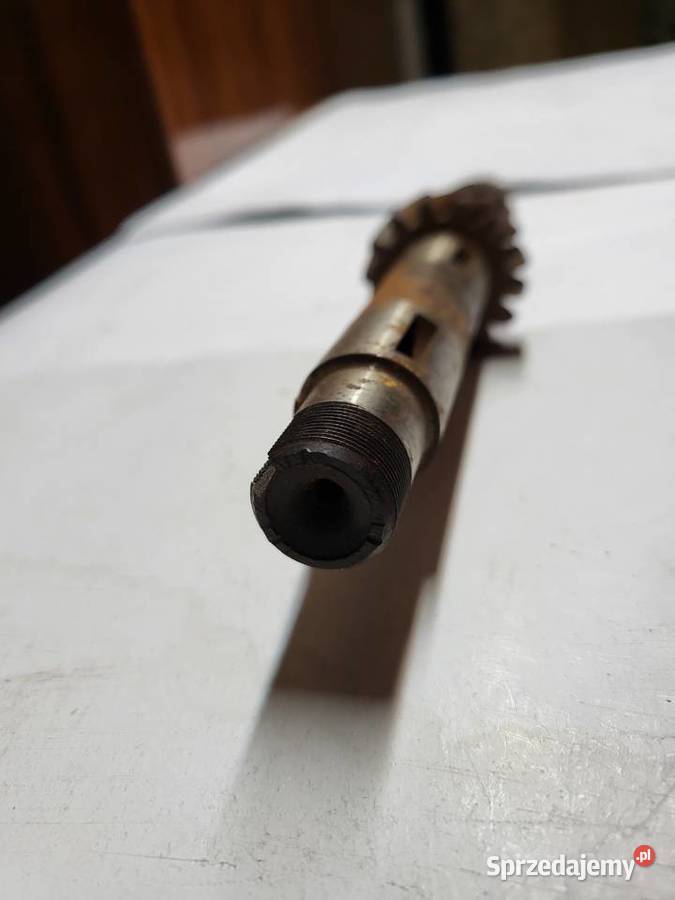 Syrena fabrycznie nowy wałek główny skrzyni Rok produkcji 1980 Chodzież