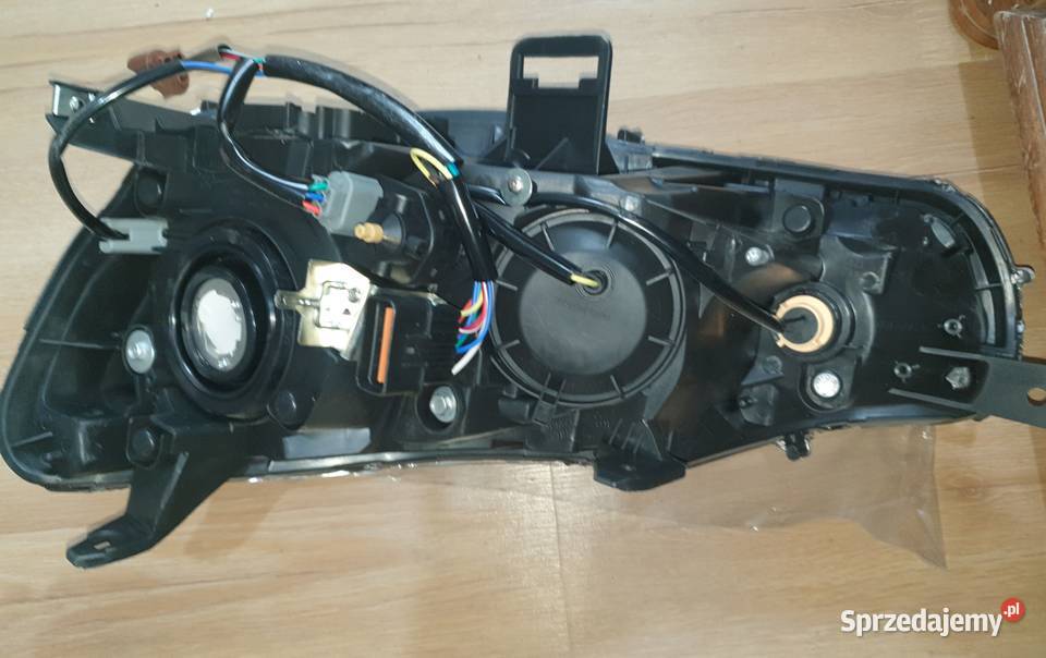 Lampa prawa Outlander Lift