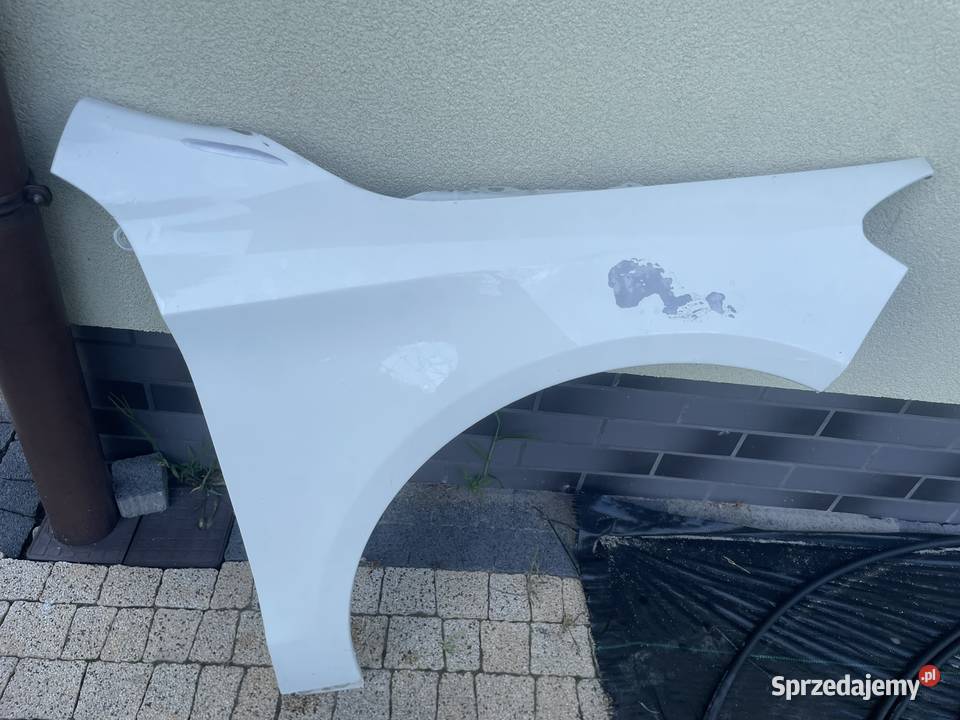 Błotnik prawy CLA W117 2018 R Łowicz