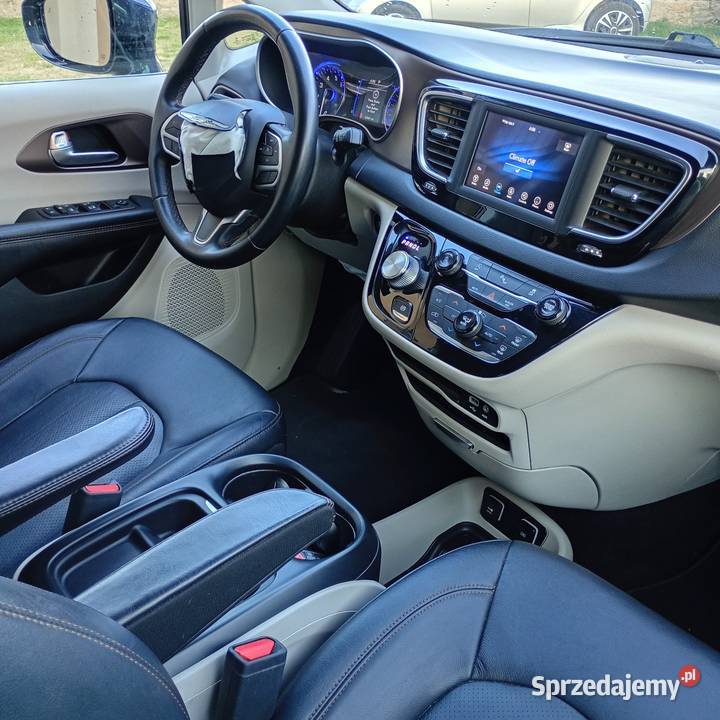 Chrysler Pacifica 2018r lekko uszkodzony Radom