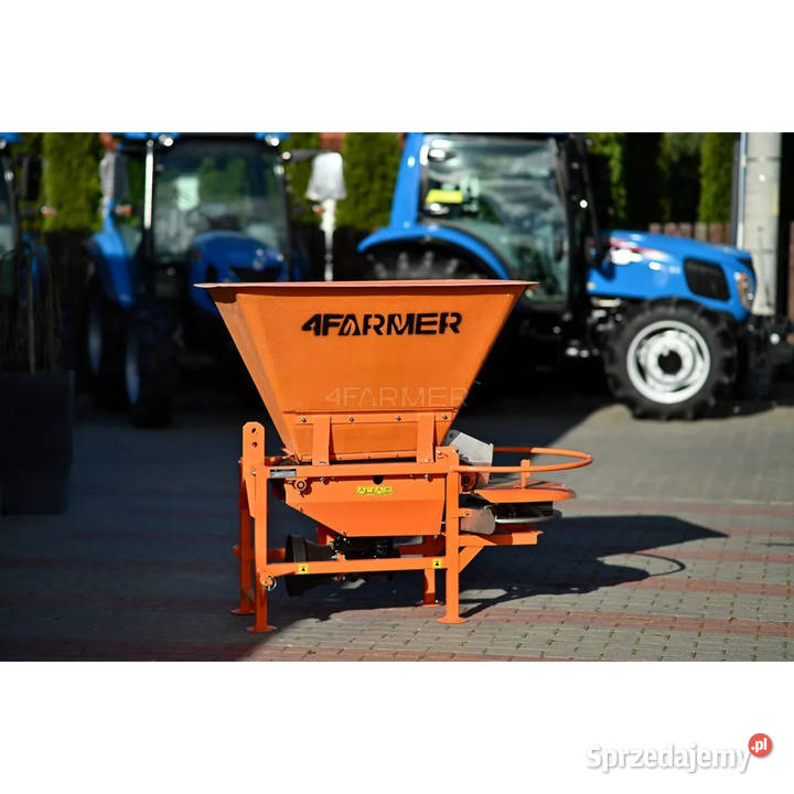Rozsiewacz taśmowy M320 Motyl 4Farmer 320 l nieuszkodzony Rozsiewacze nawozów Skarżysko Kościelne sprzedam