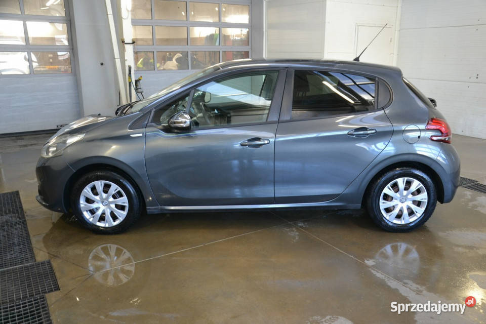 Peugeot 208 lifcie 12 benzyna 82 tablet szary Kęty