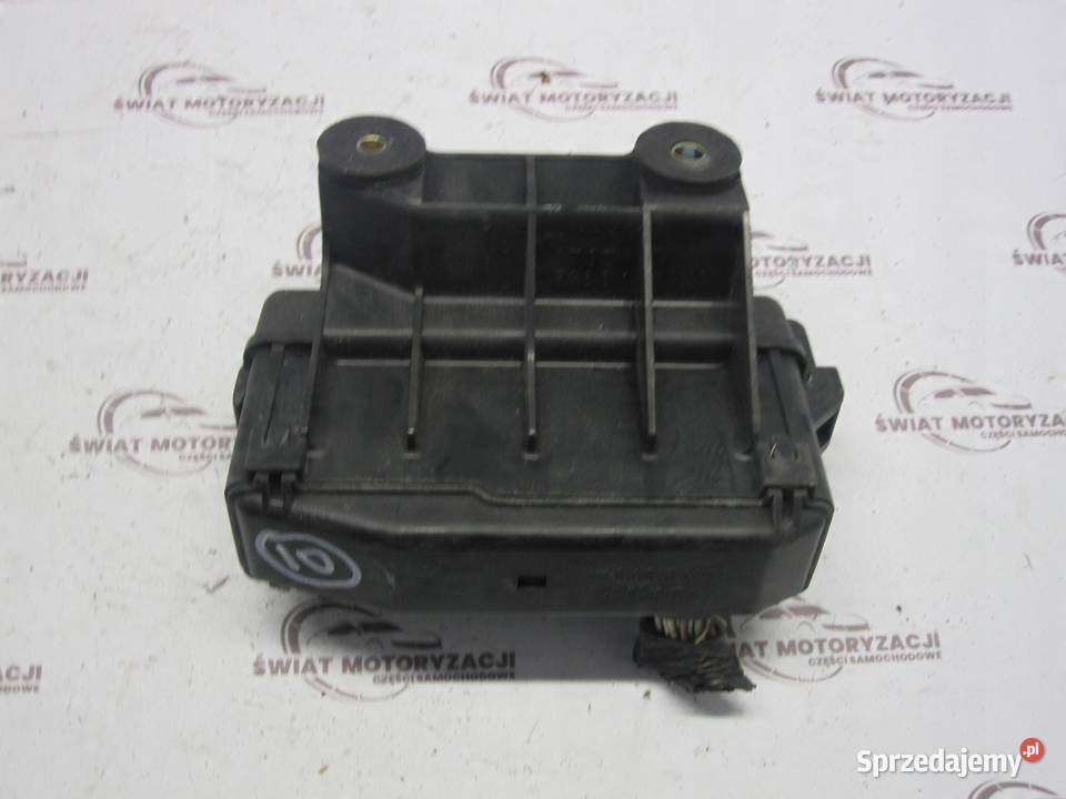 LEXUS GS II 01r skrzynka bezpieczników 3138XA1