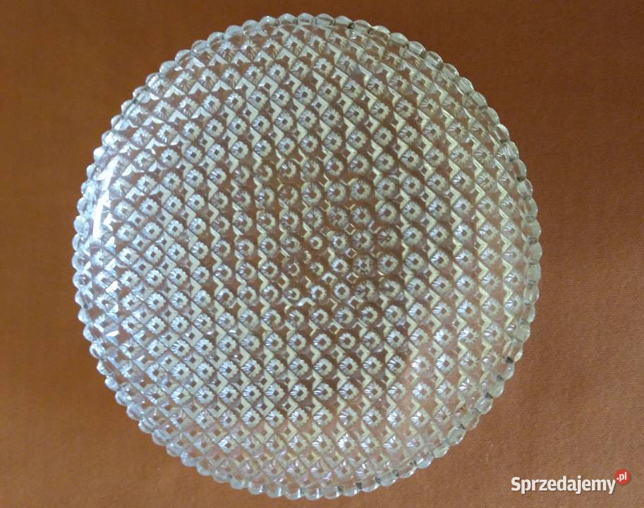 Talerz szklany ozdobnyrzeźbiony stożkowymi Łódź