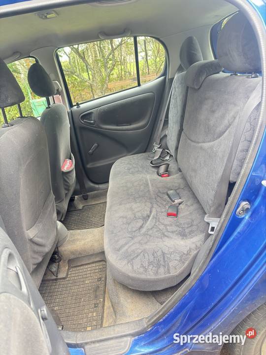 Toyota Yaris Yaris Międzyleś