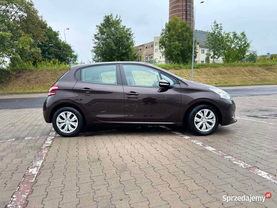 Peugeot 208 2013 12 ks serwisowe 1200cm3 208 Jelenia Góra