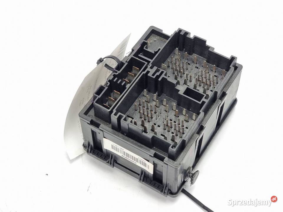 SKRZYNKA BEZPIECZNIKÓW FIAT FREEMONT P68068355AB Lipno