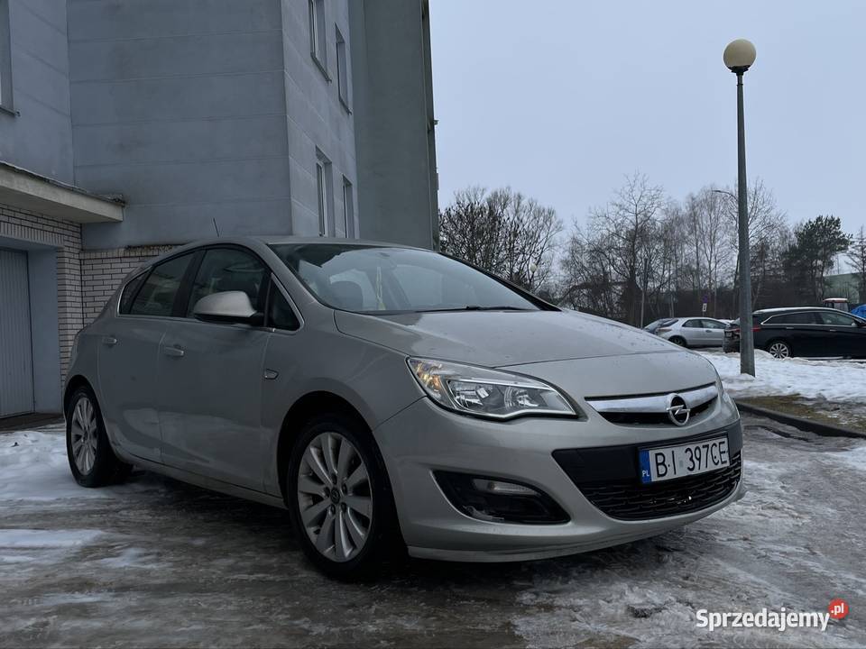 Opel astra j 17 diesel 2011 gniazdo SD