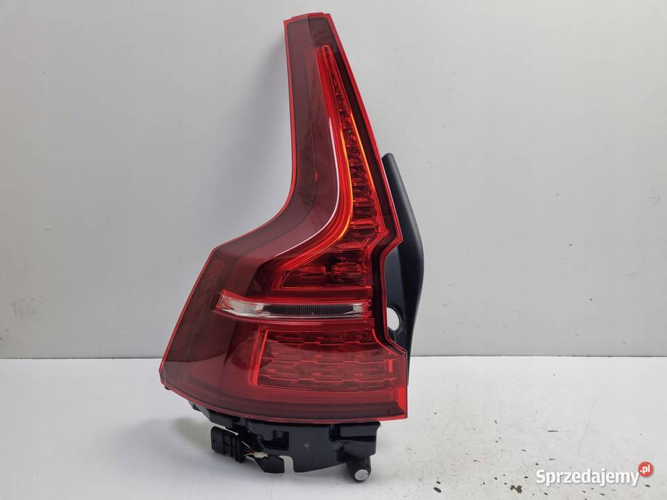 Volvo V60 II KOMBI 1823r TYLNIA TYLNA LAMPA LEWA Janów