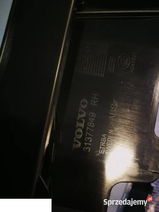 VOLVO XC90 2015 PLASTIK KOMORY BAGAZNIKA osobowe Kozubszczyzna
