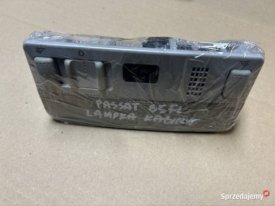 Lampka świetnie kabiny Passat b5 fl 1u0947105b kujawsko-pomorskie
