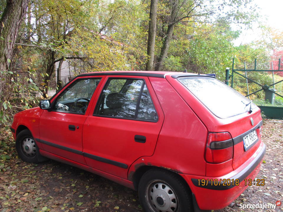 czerwona felicia 13 mpi na chodzie Toruń