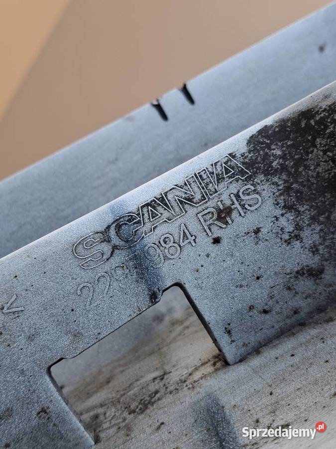 SCANIA R S LISTWA NAKŁADKA BŁOTNIKA PRAWY PRZÓD Bieleń