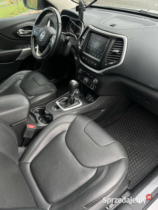 Jeep Cheeroke Overland 2018 32 V6 272 Rymanów