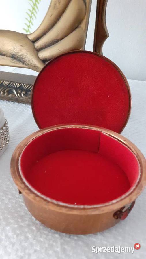 Lustro obrotowe i szkatułki