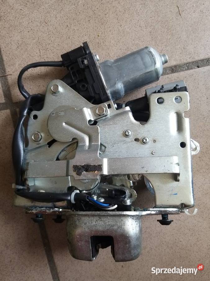 ZAMEK TYLNEJ KLAPY ELEKTRYCZNEJ CHRYSLER TC Karoseria Kawnice
