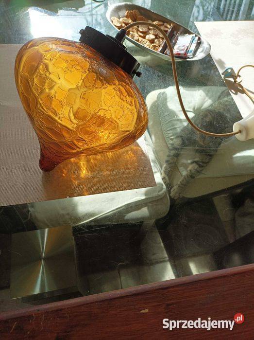 Vintage łata 60 piękna lampa wisząca z miodowo Serock sprzedam