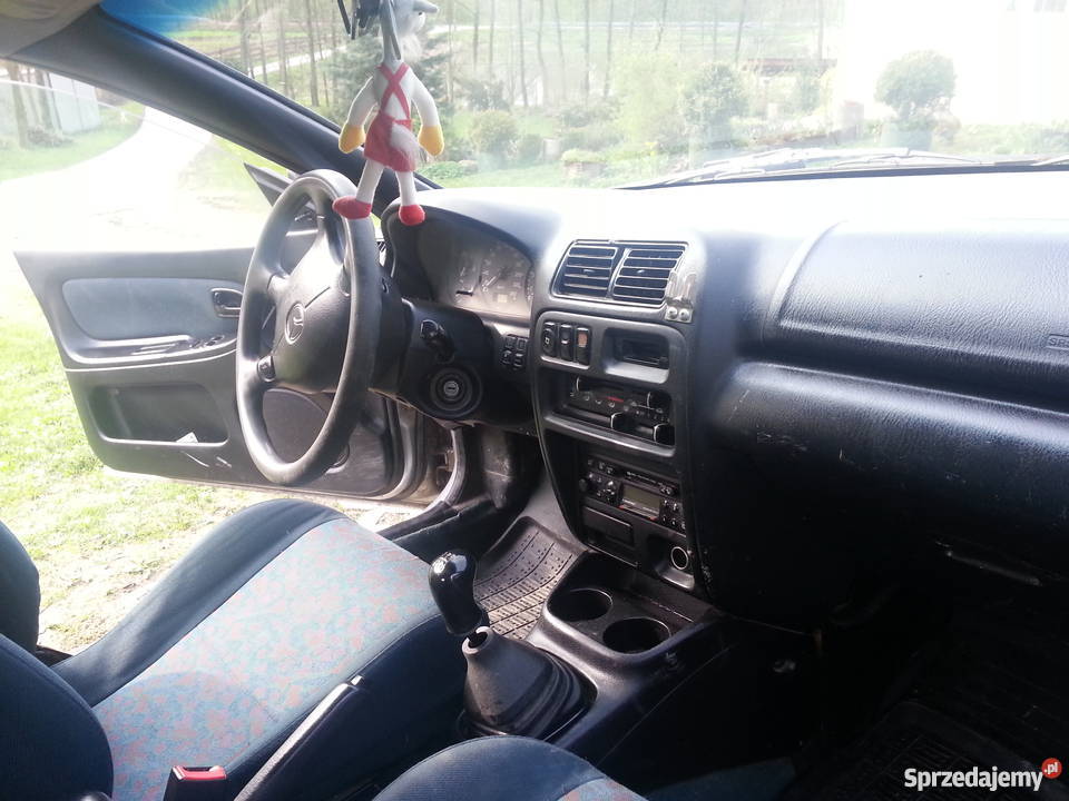 Sprzedam Mazde 323F do remontu na części Sportowy / Coupe Siekierczyna sprzedam