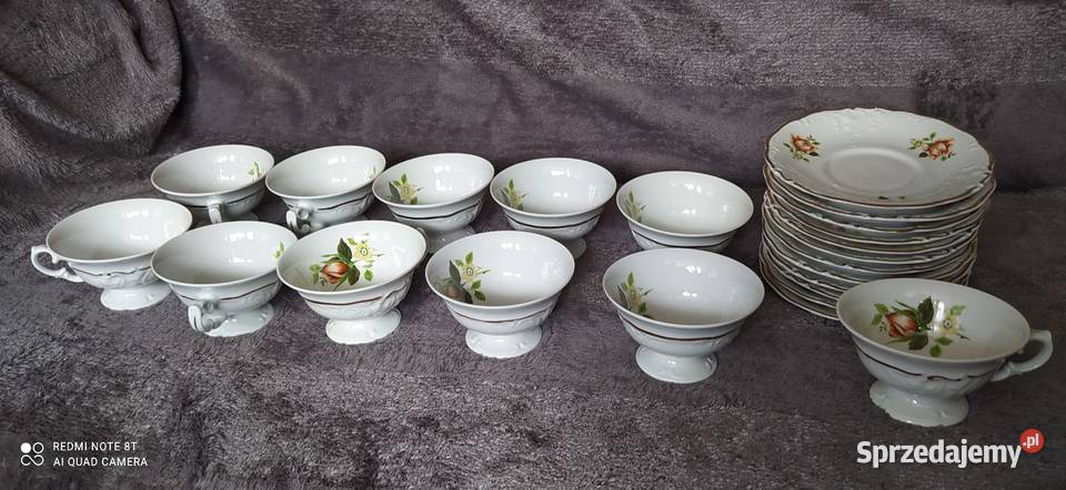 Zestaw pięknych filiżanek i talerzyków porcelana Wałbrzych