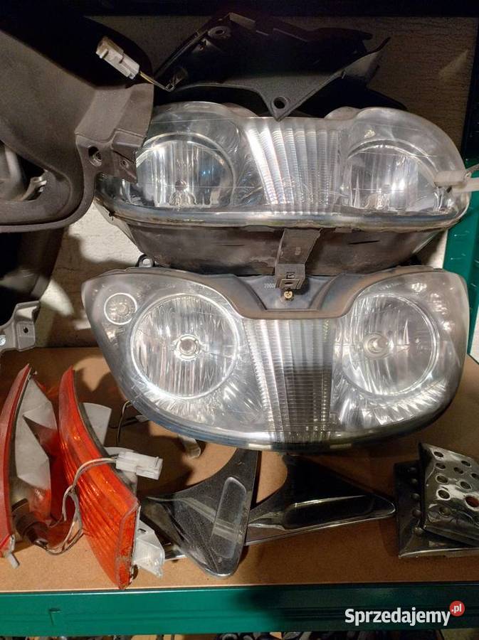 Piaggio X8 lampa przednia