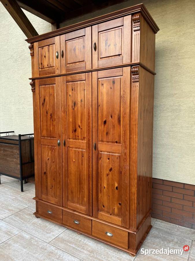 Szafa drewniana duża wysoka 3 drzwiowa Sulbiny
